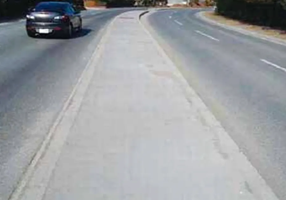 中央分離帯防草対策